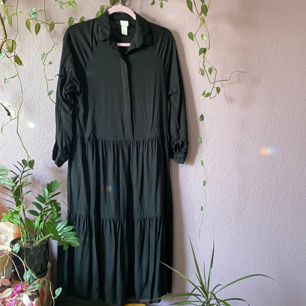 H&M Size Small, long sleeve, collared, long black dress